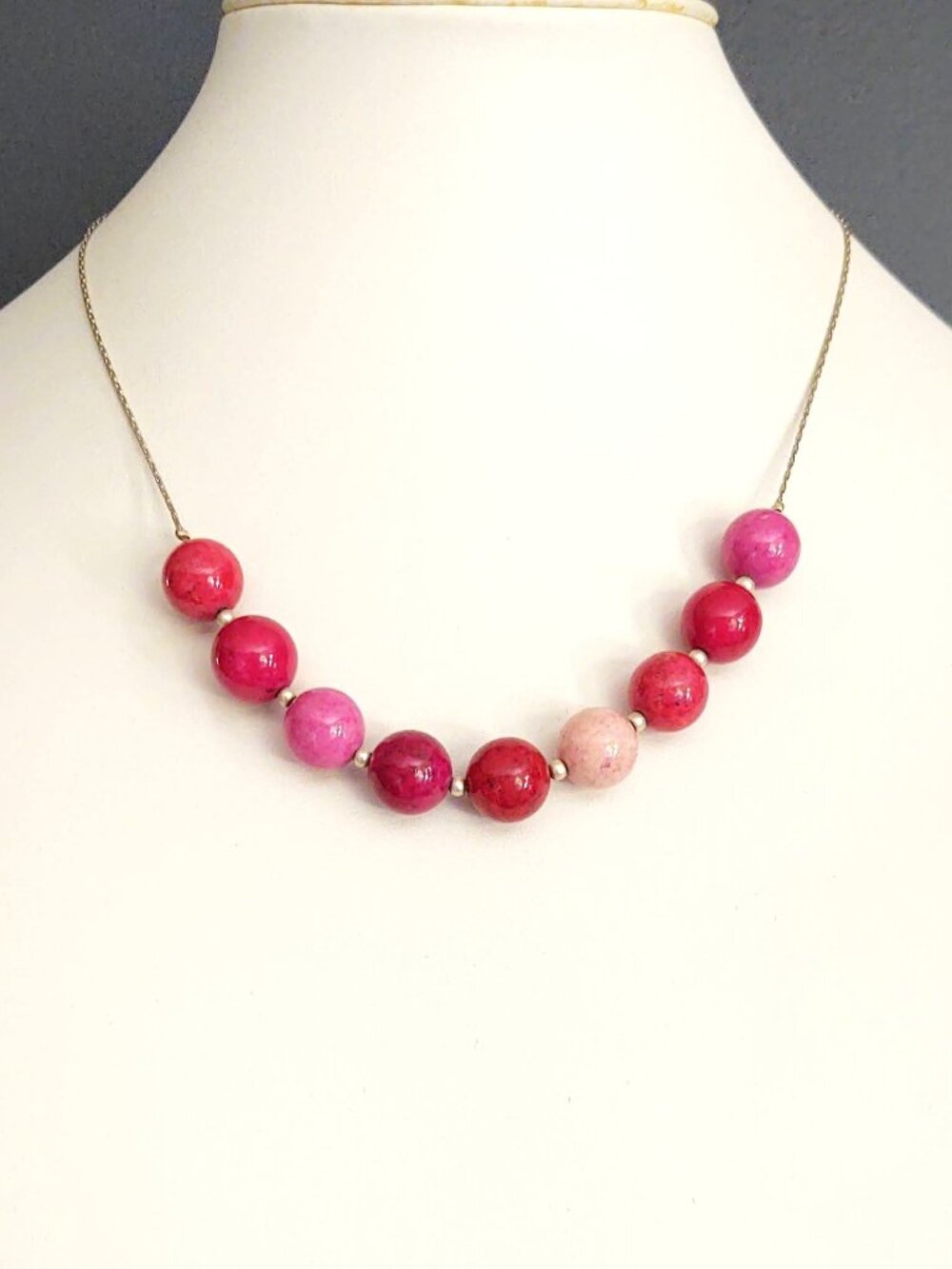 Shades of red and pink beaded necklace